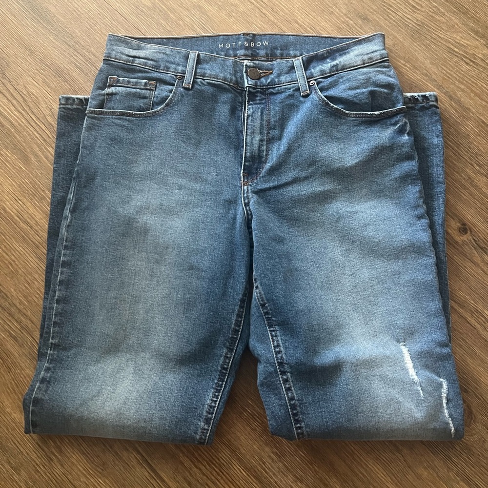 Mott and Bow boyfriend jeans NWOT 29